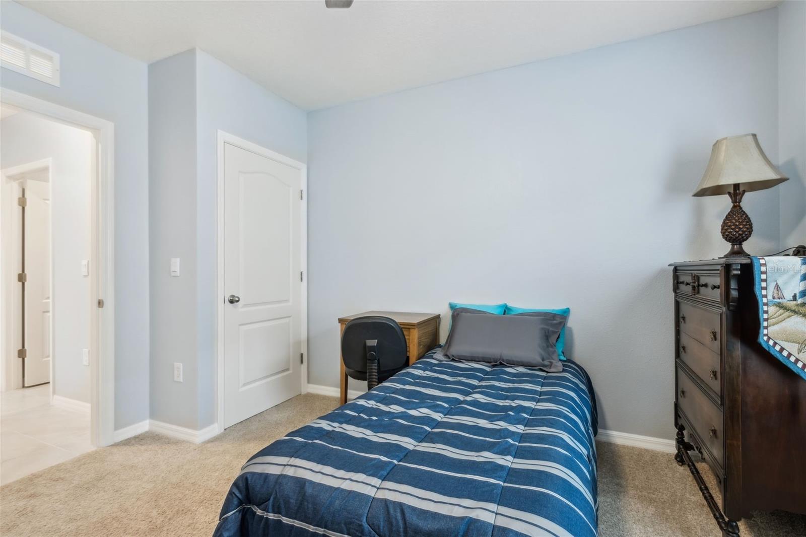 388 AMERICAN HOLLY AVE