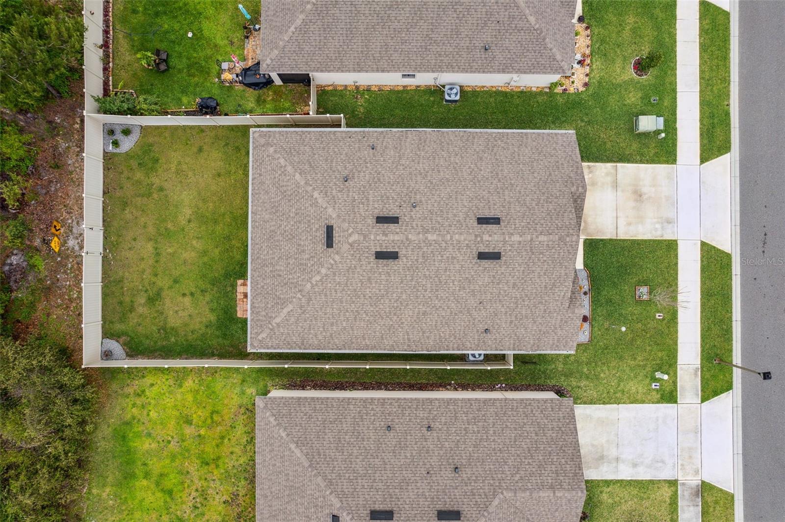 388 AMERICAN HOLLY AVE