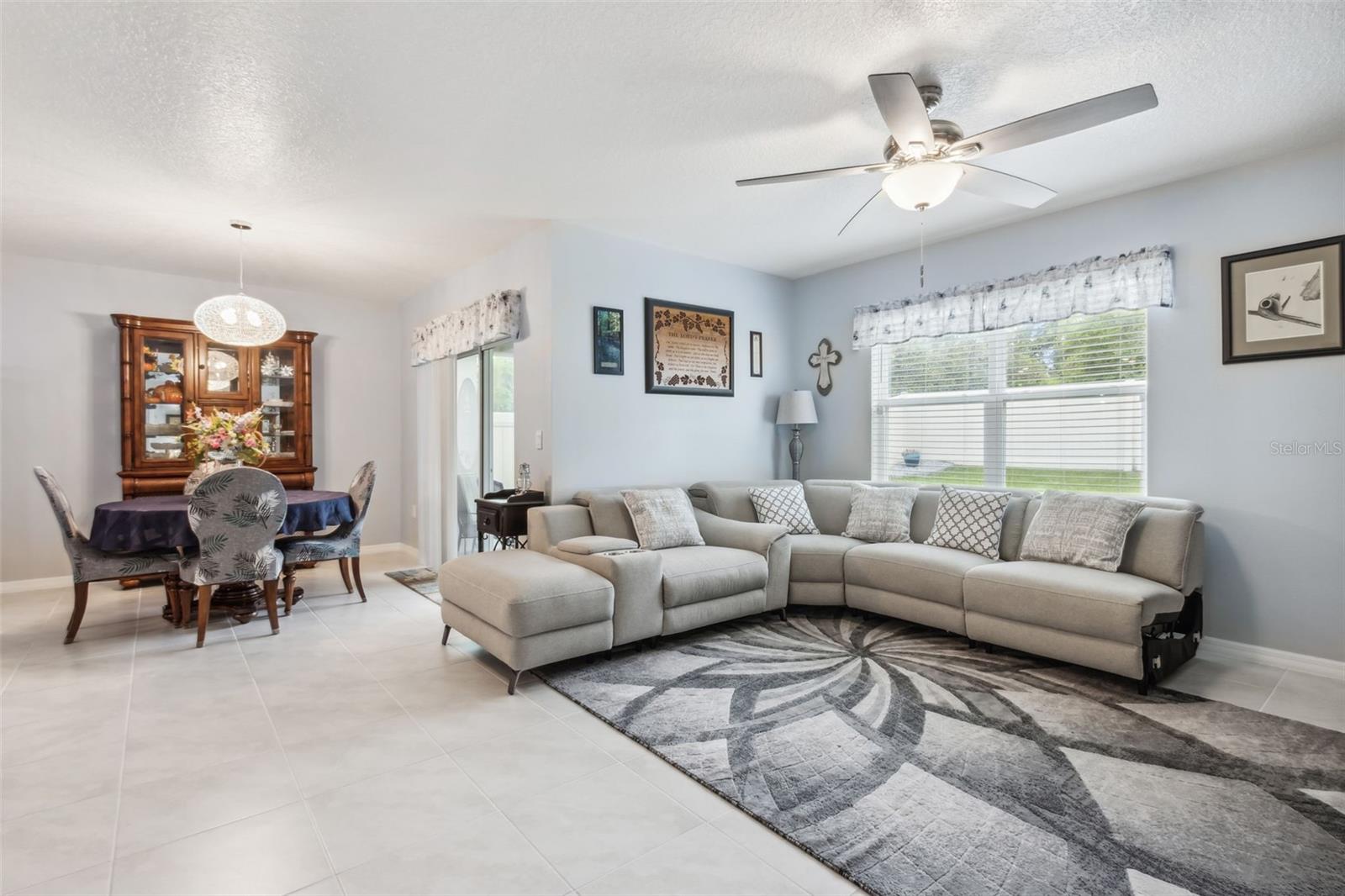 388 AMERICAN HOLLY AVE