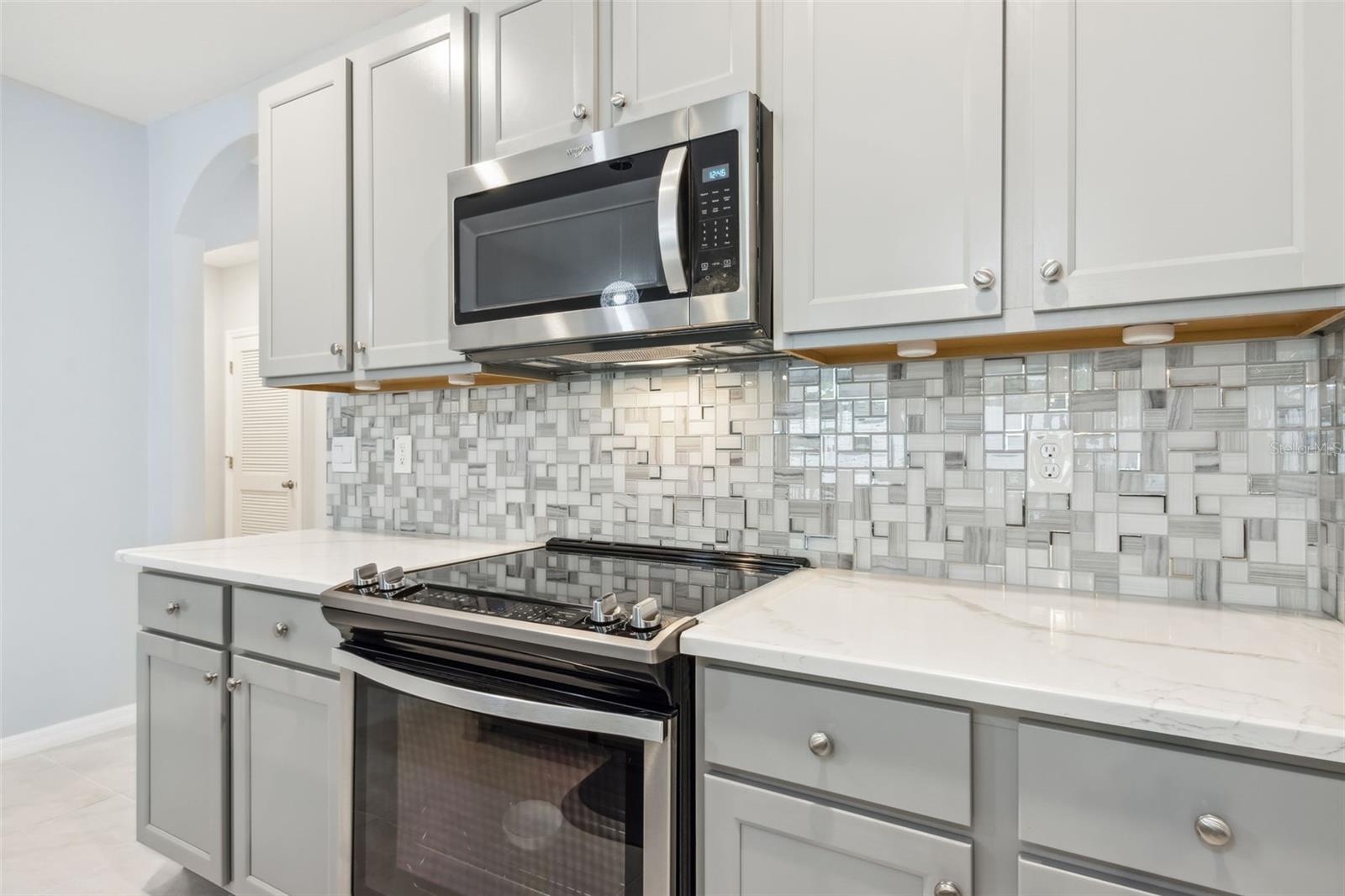 388 AMERICAN HOLLY AVE