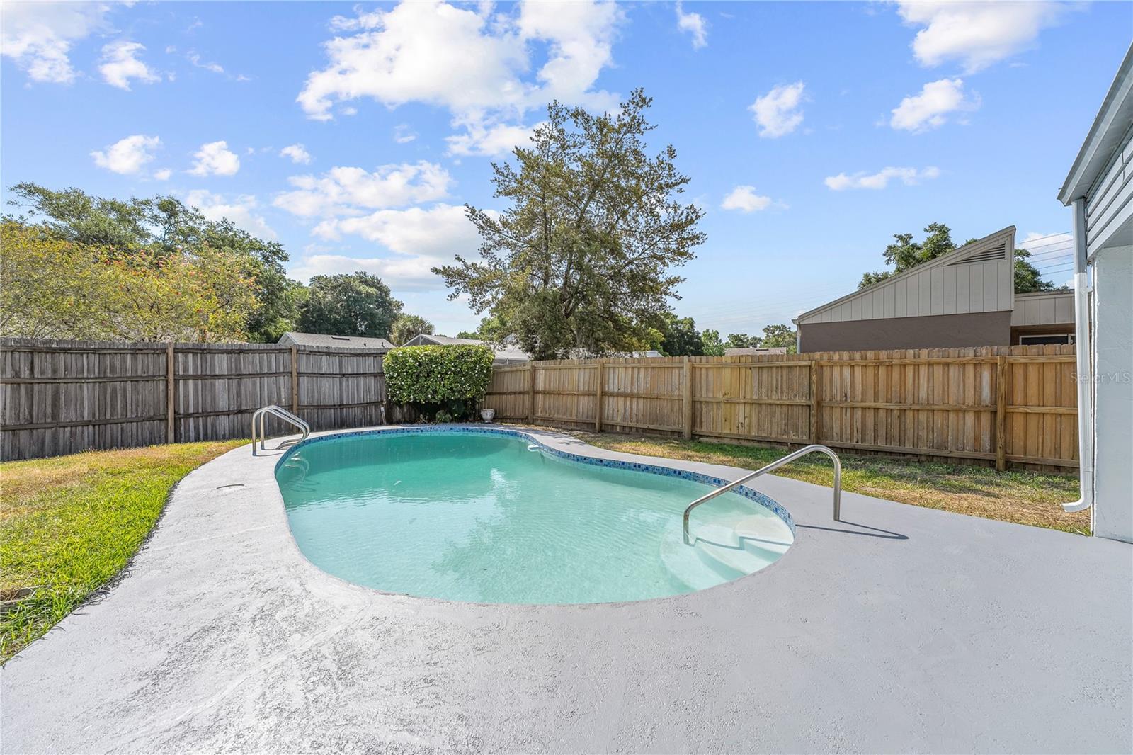 432 BOXWOOD CIR