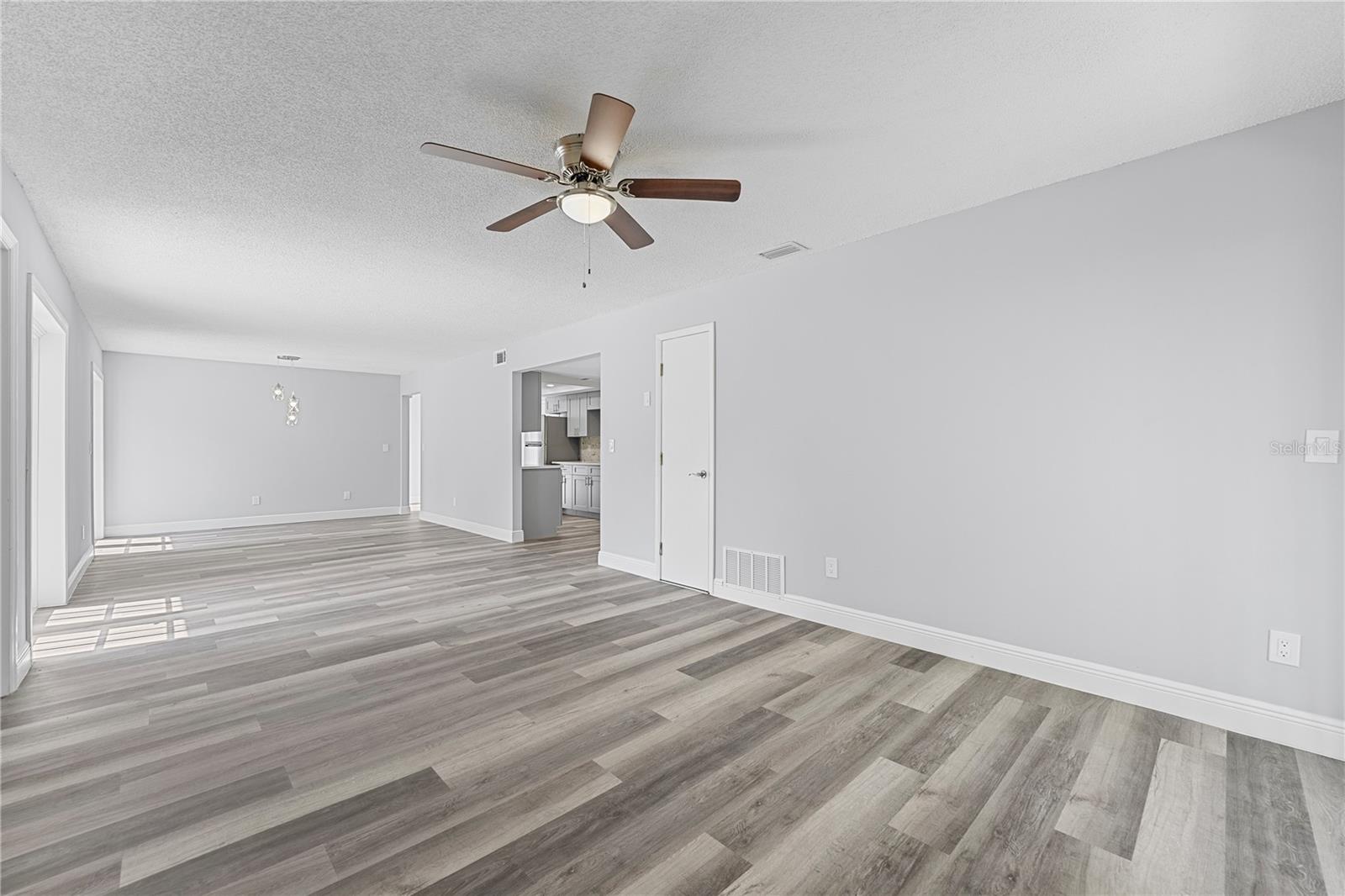 432 BOXWOOD CIR