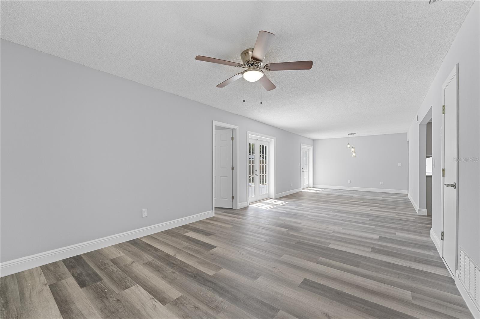 432 BOXWOOD CIR