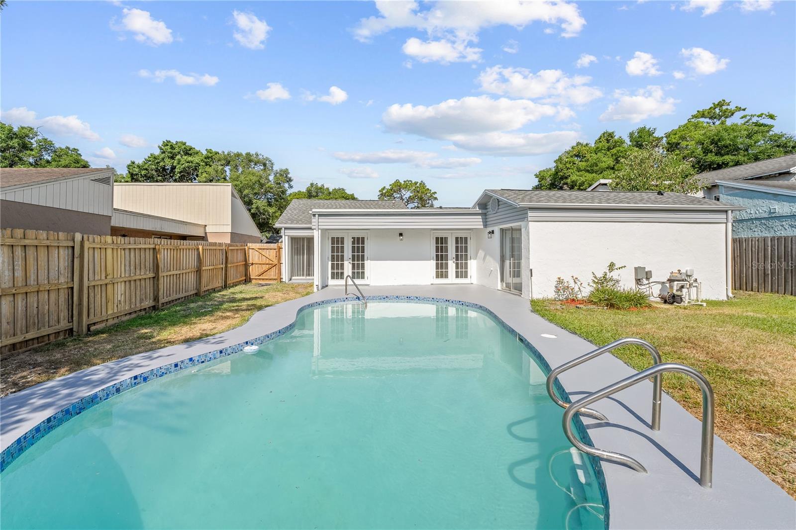 432 BOXWOOD CIR