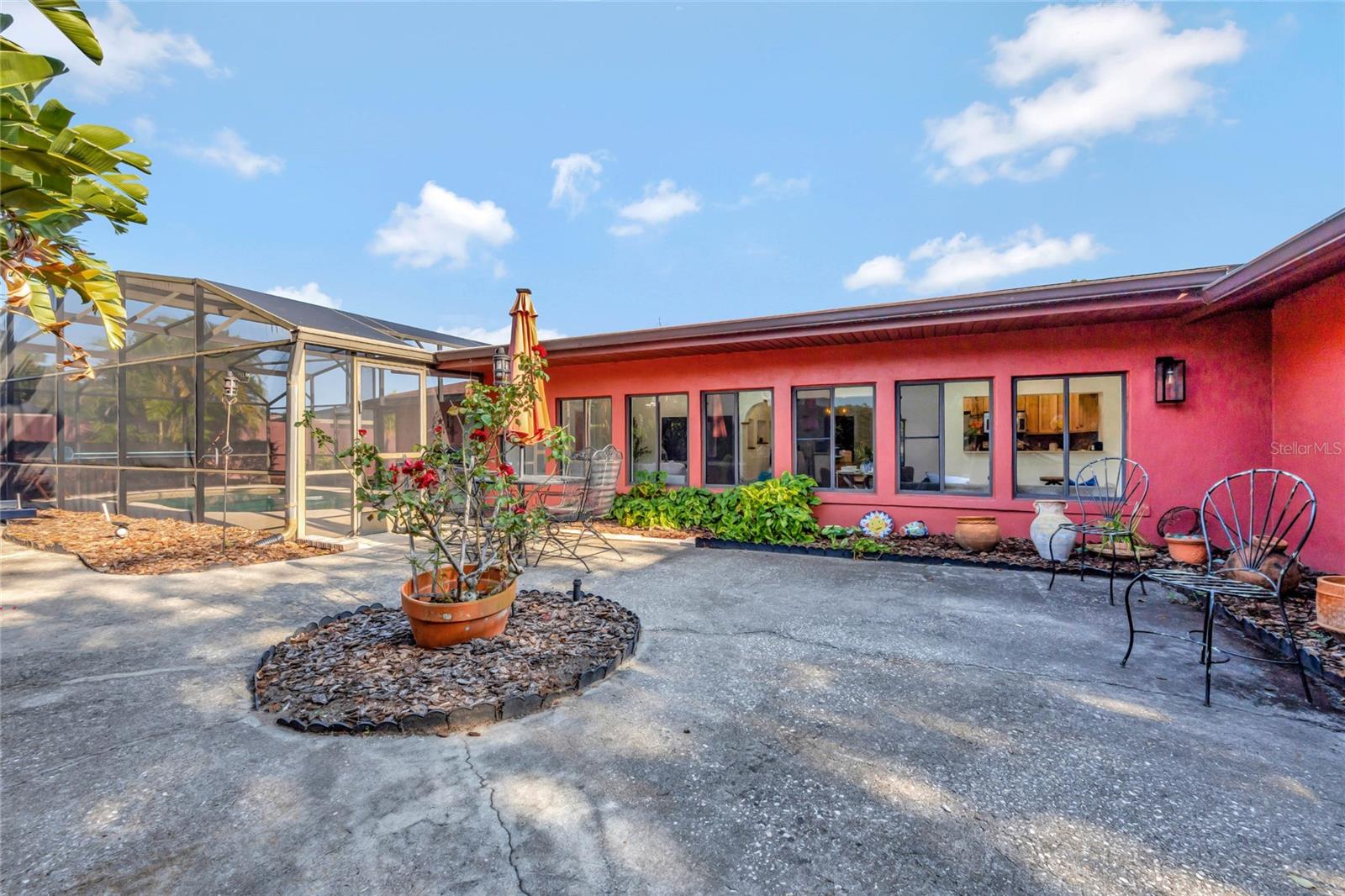 260 RIPPLING LN