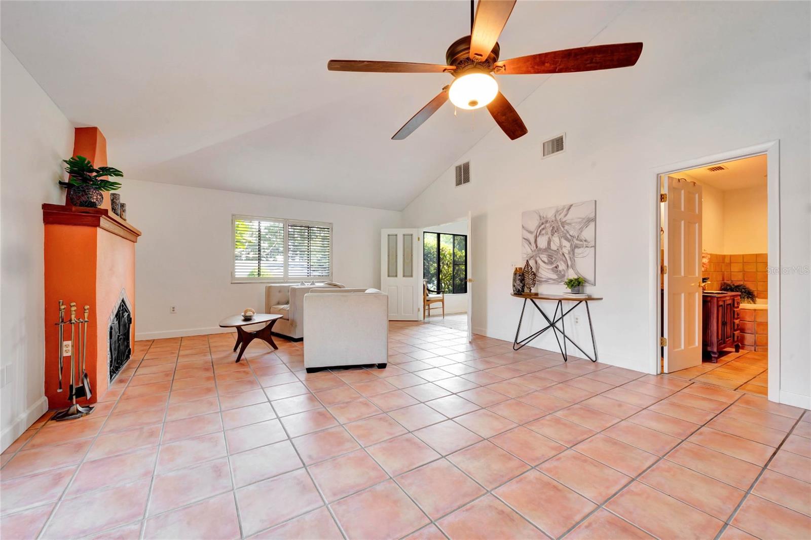 260 RIPPLING LN