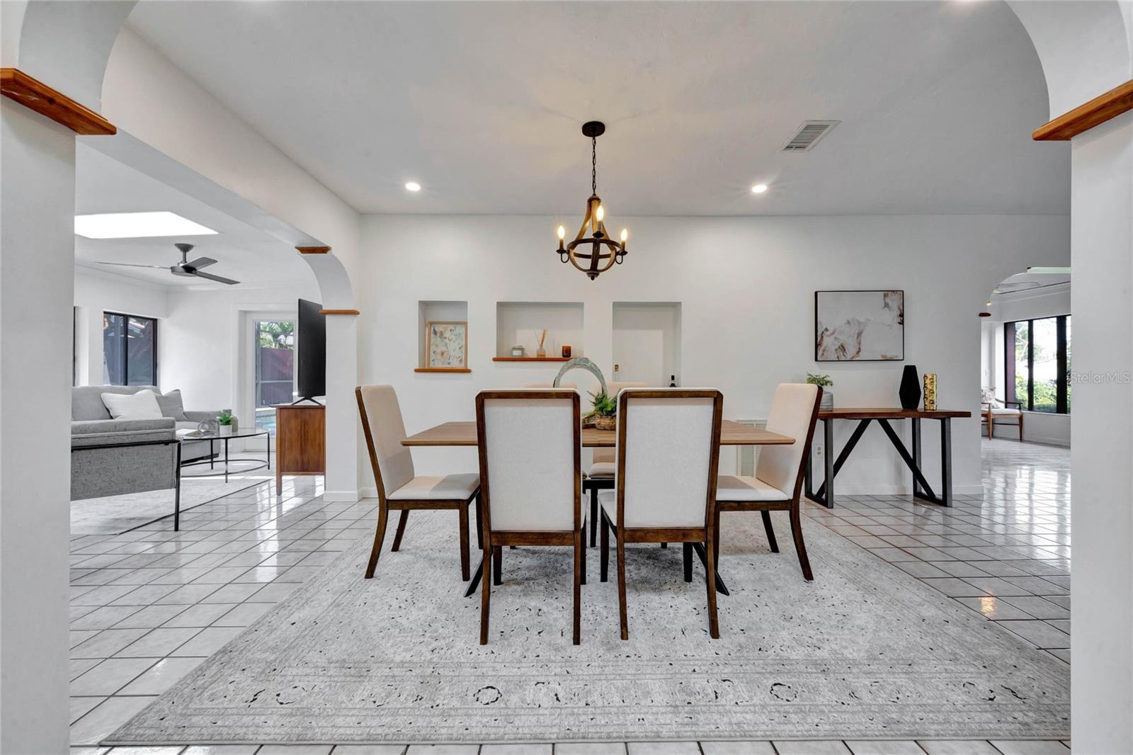 260 RIPPLING LN