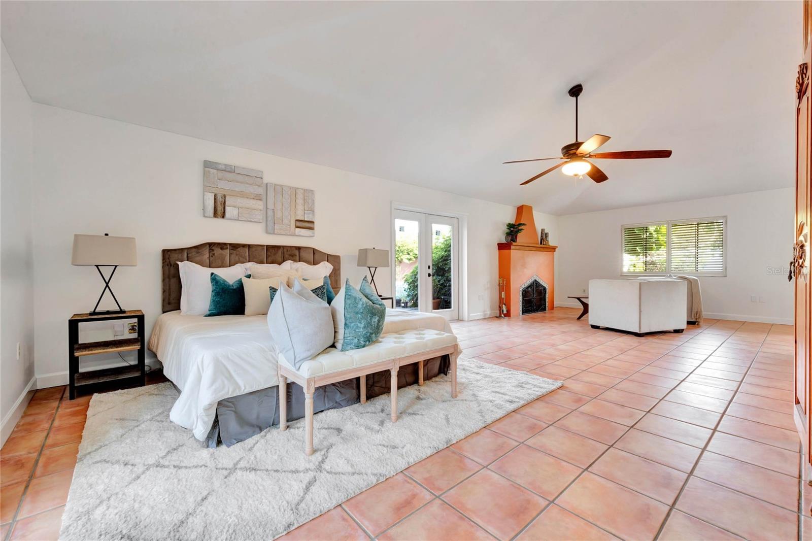 260 RIPPLING LN