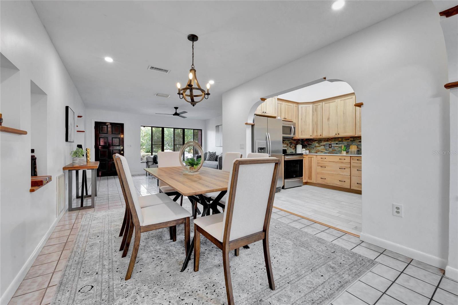 260 RIPPLING LN