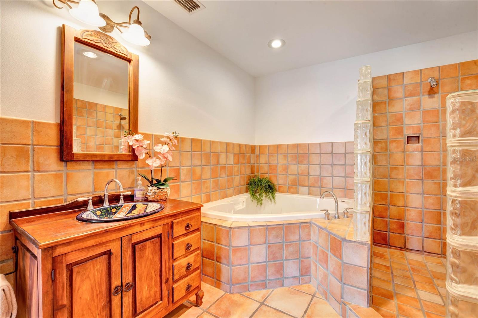 260 RIPPLING LN