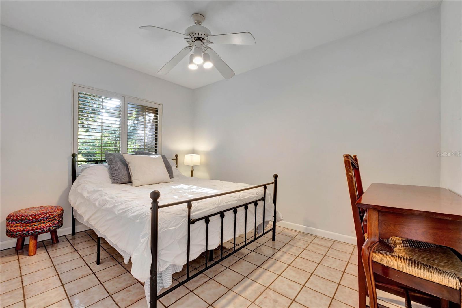 260 RIPPLING LN