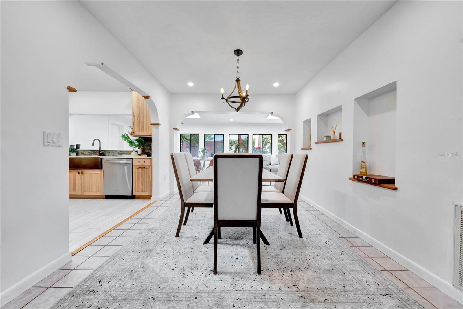 260 RIPPLING LN