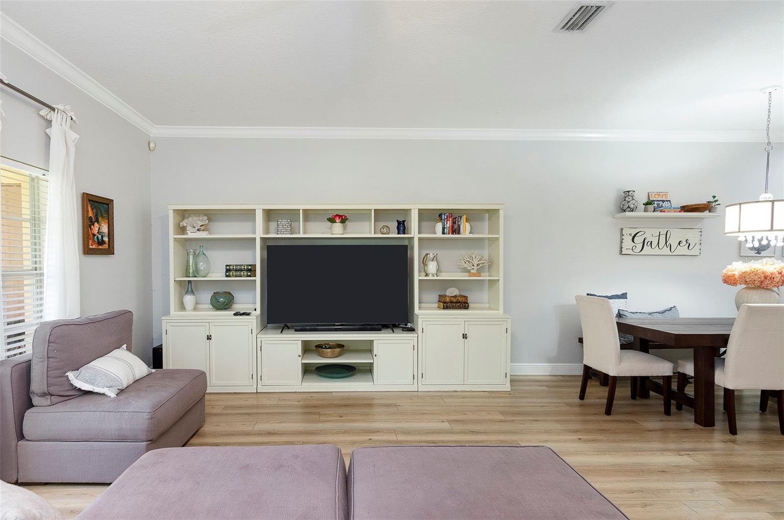 285 VALENCIA CIR