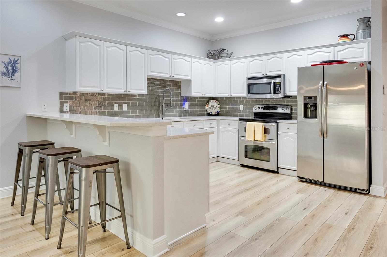 285 VALENCIA CIR