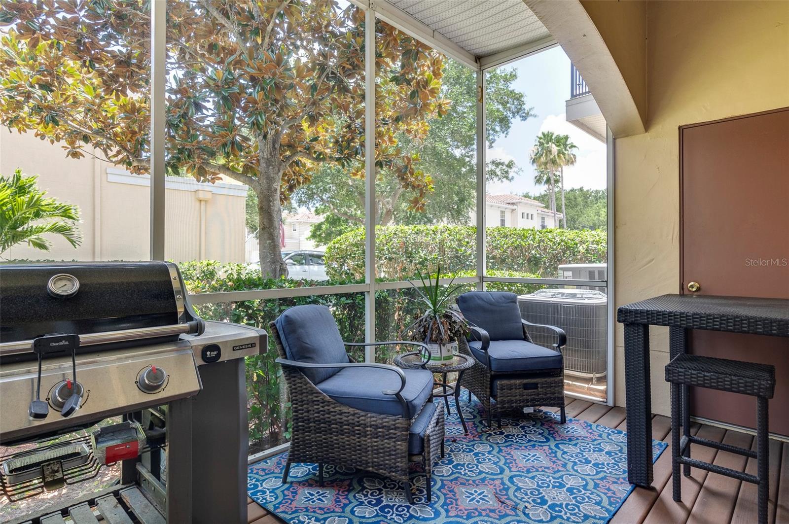 285 VALENCIA CIR