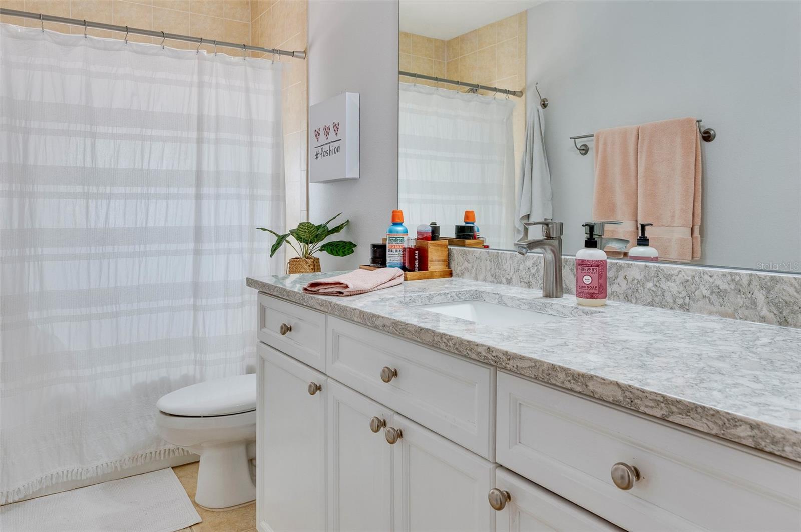 285 VALENCIA CIR