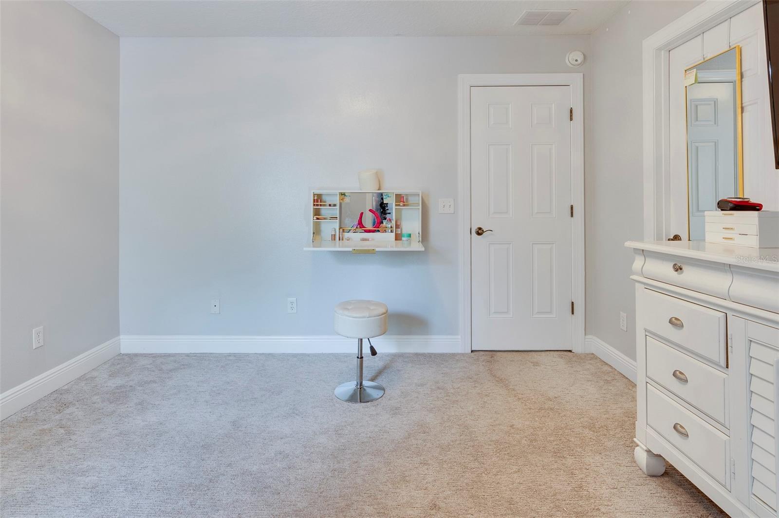 285 VALENCIA CIR