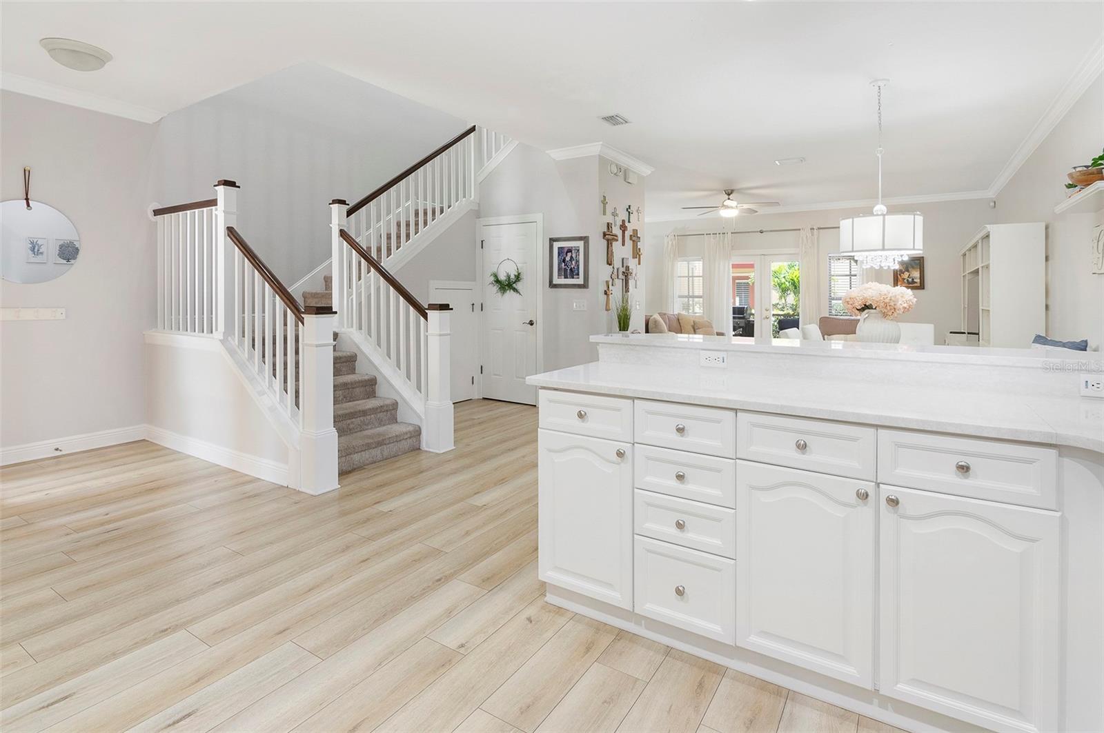 285 VALENCIA CIR