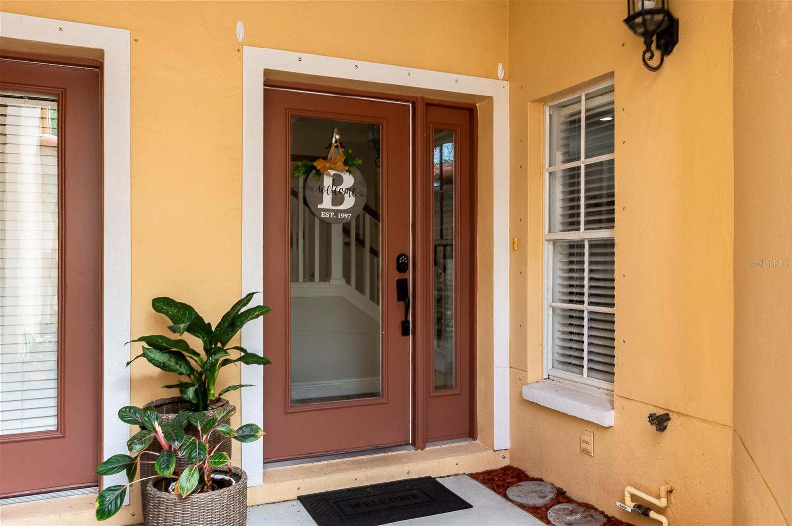 285 VALENCIA CIR