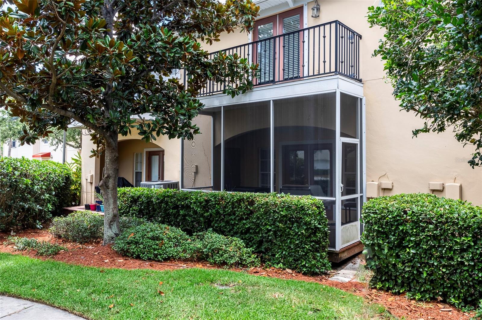 285 VALENCIA CIR