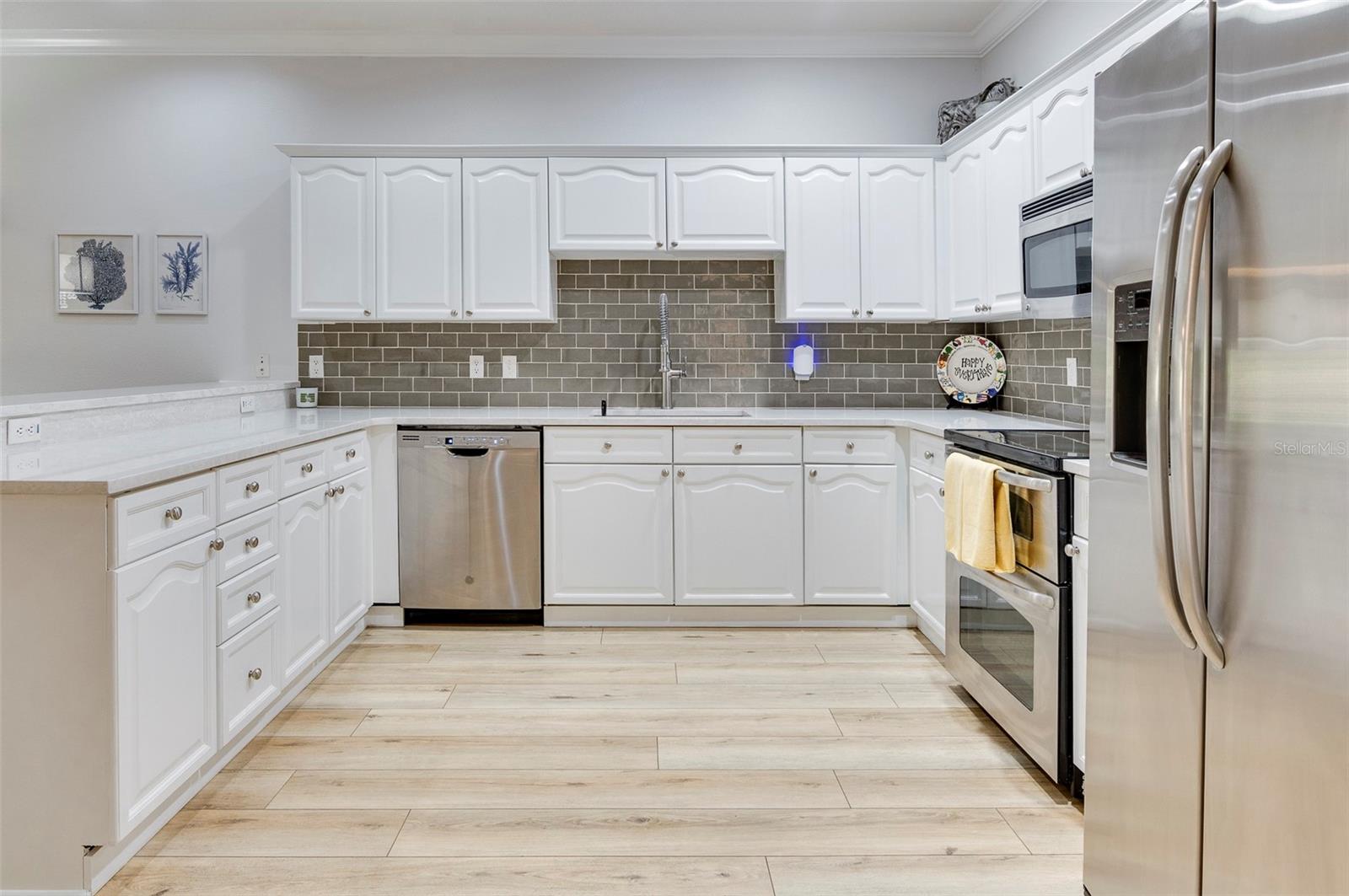 285 VALENCIA CIR