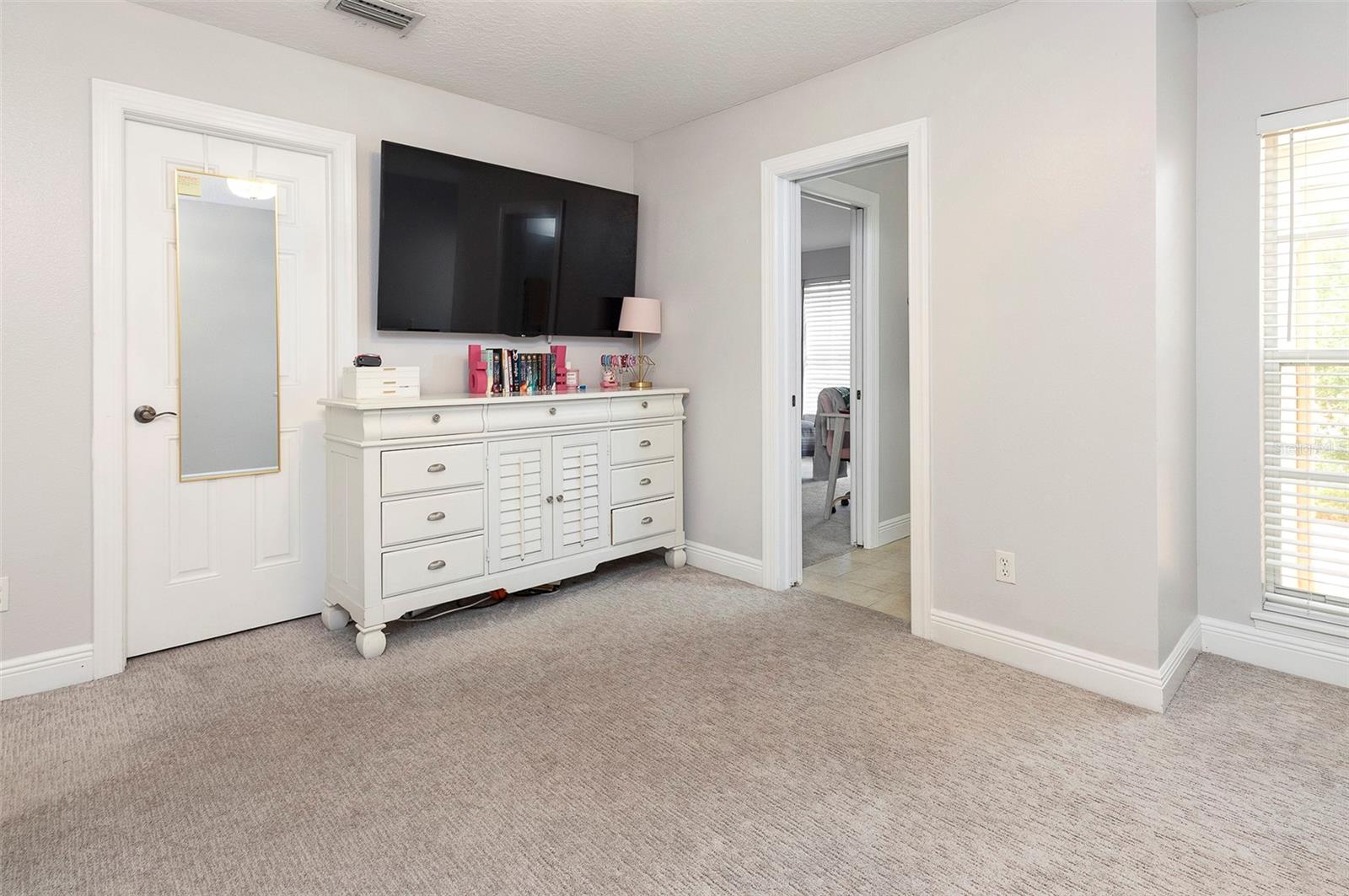 285 VALENCIA CIR
