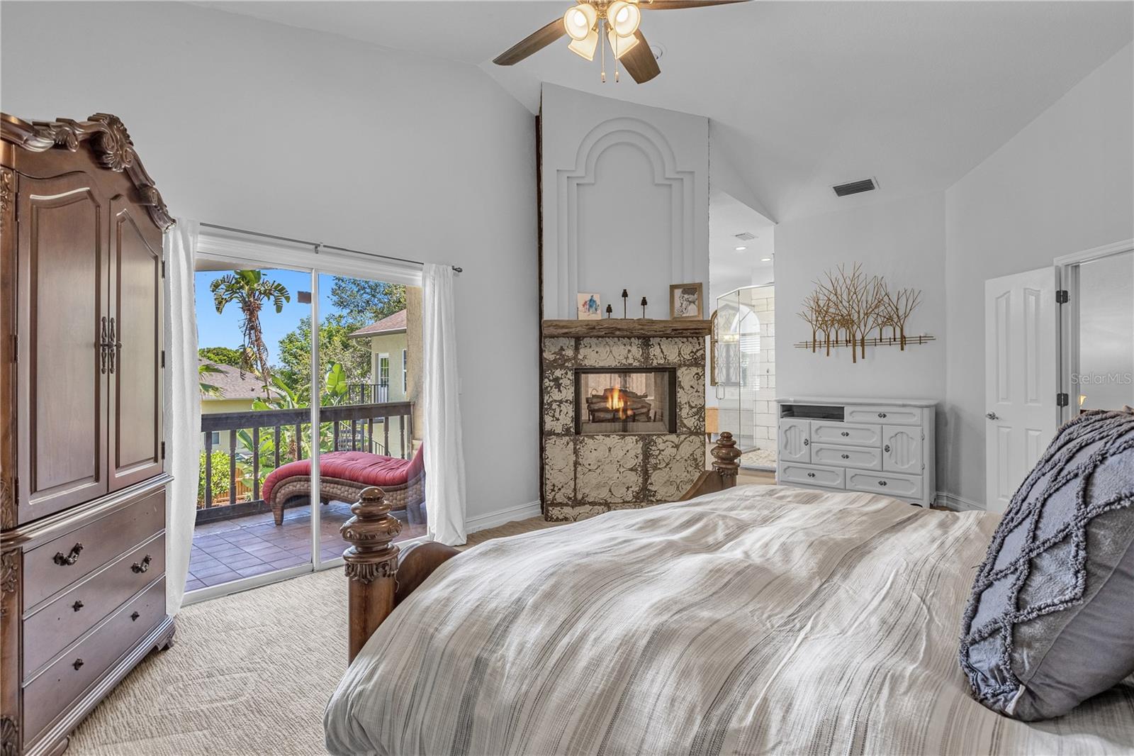 5231 SECLUDED OAKS DR