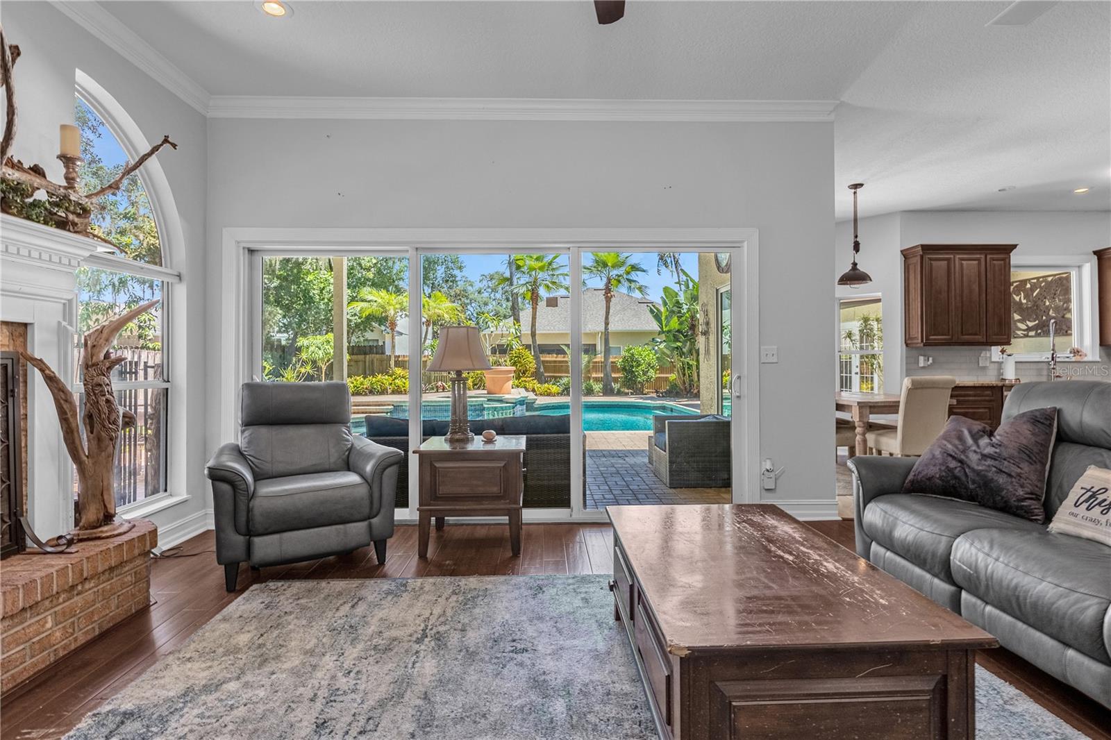 5231 SECLUDED OAKS DR