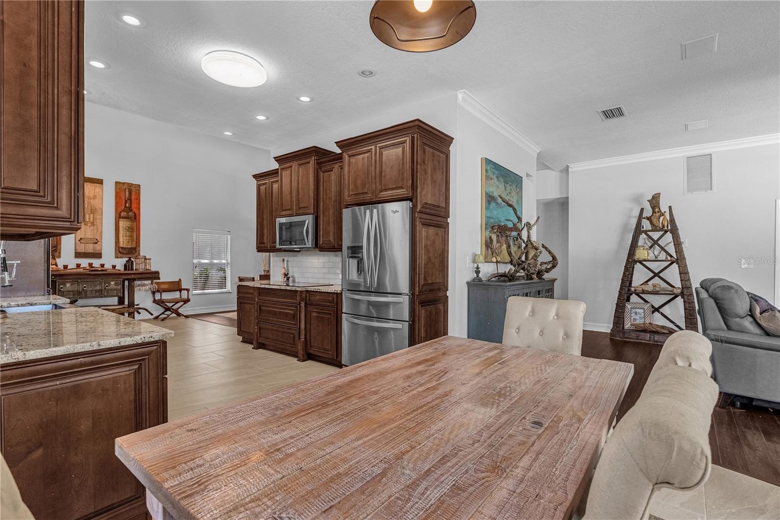 5231 SECLUDED OAKS DR