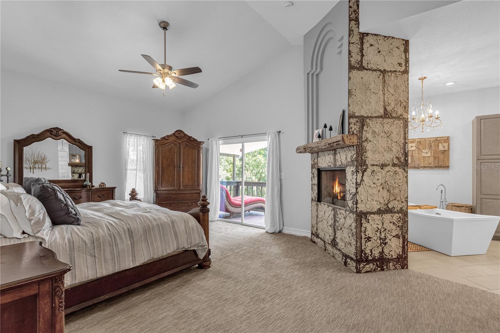 5231 SECLUDED OAKS DR