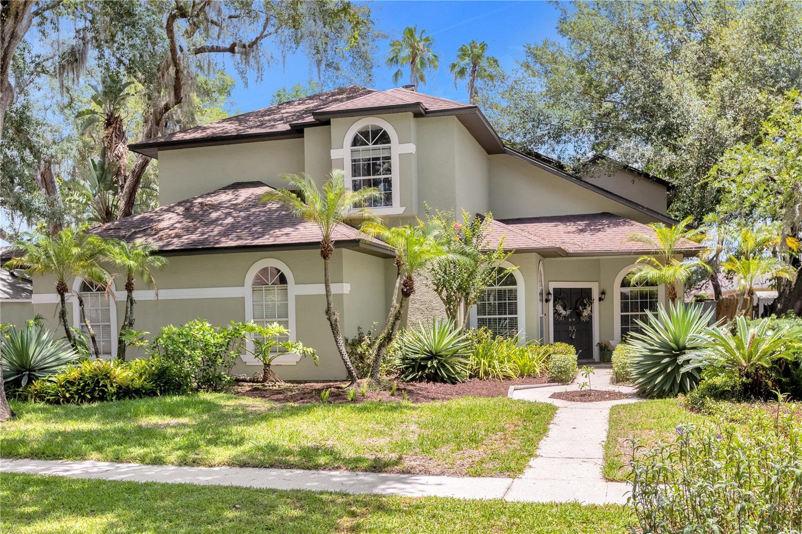 5231 SECLUDED OAKS DR