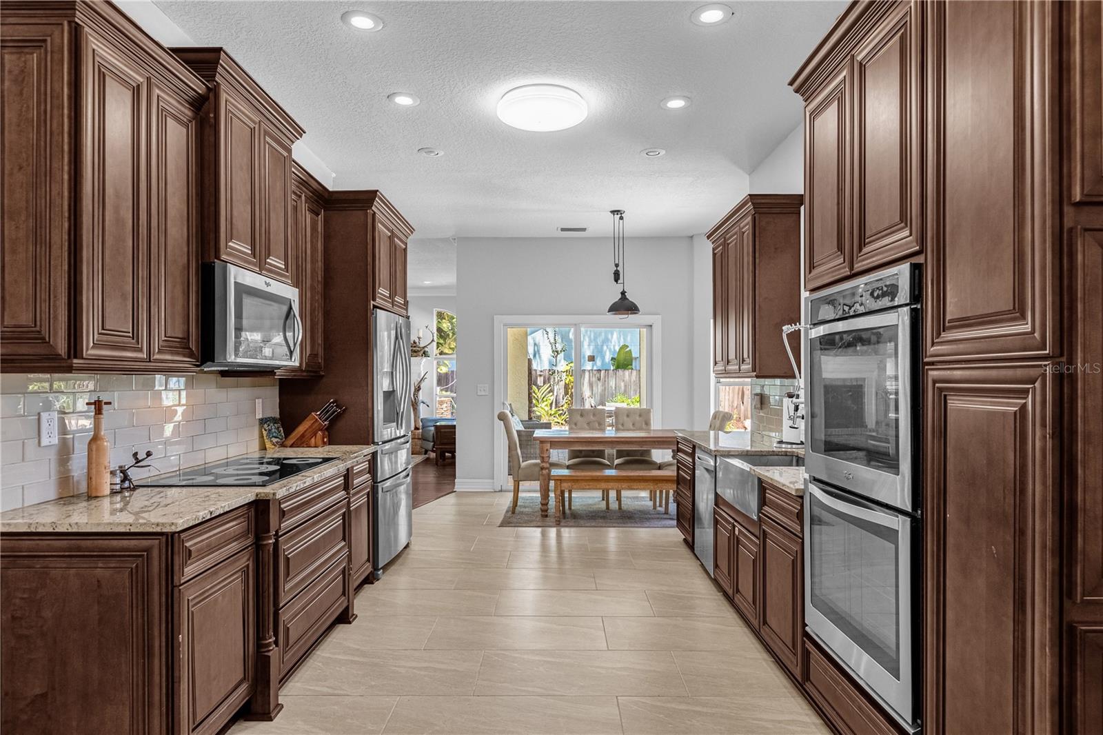 5231 SECLUDED OAKS DR