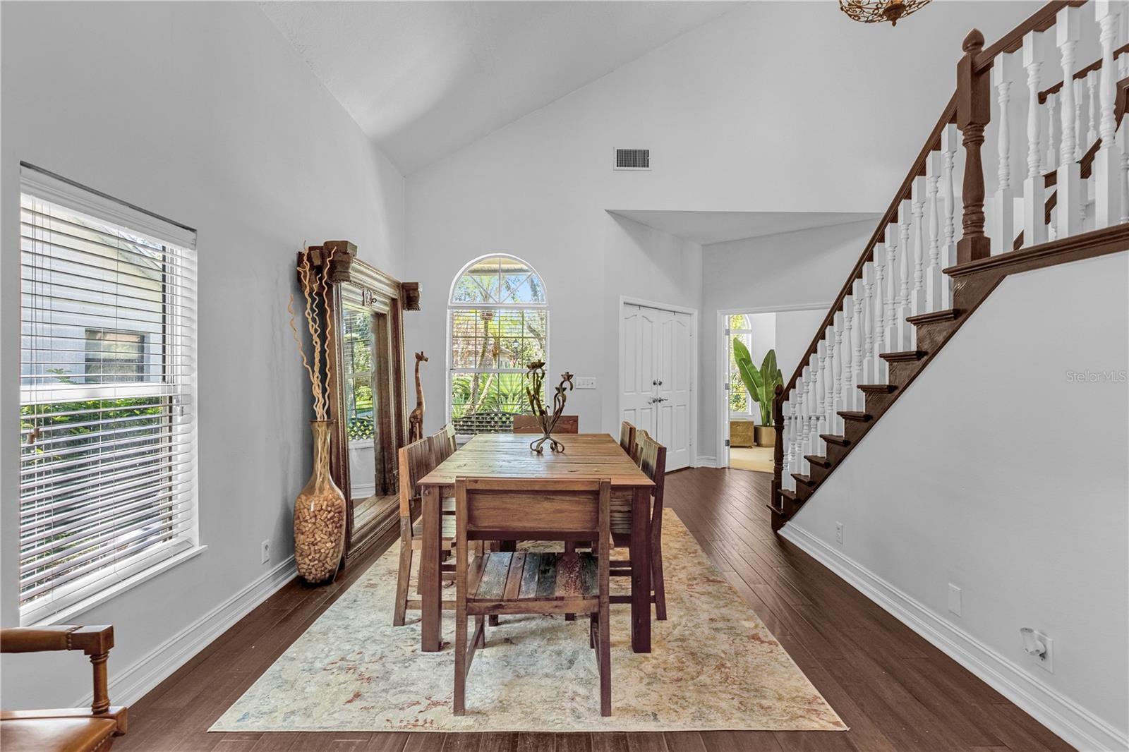 5231 SECLUDED OAKS DR