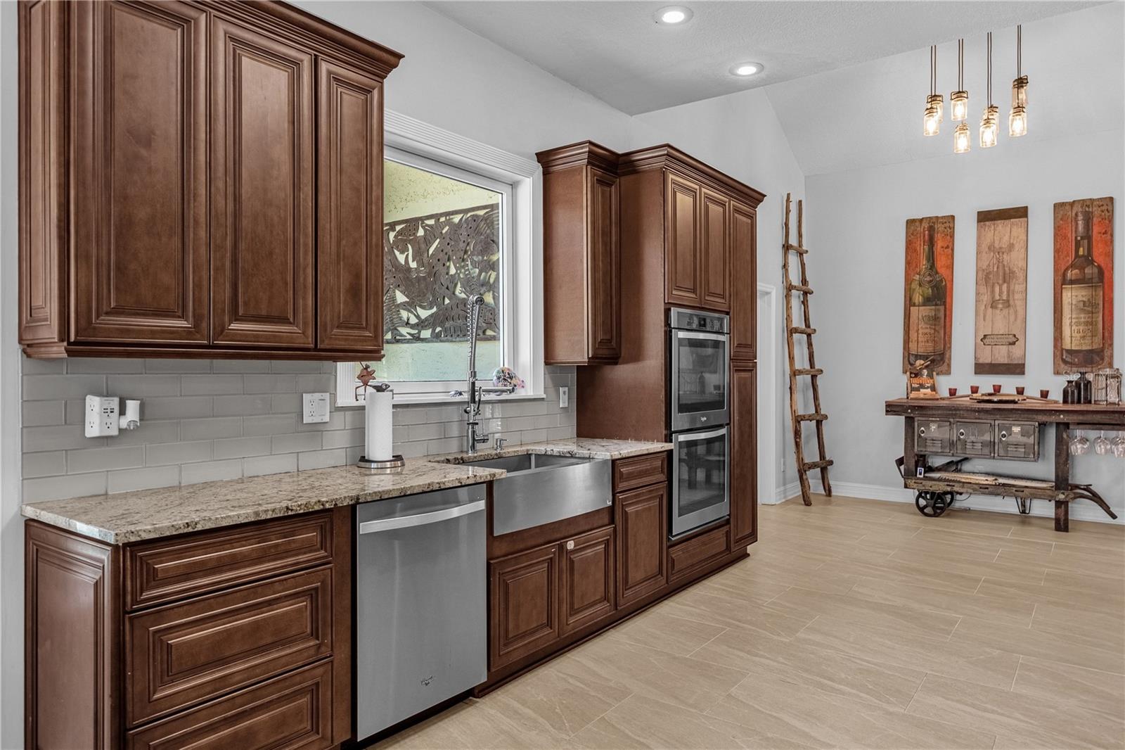 5231 SECLUDED OAKS DR