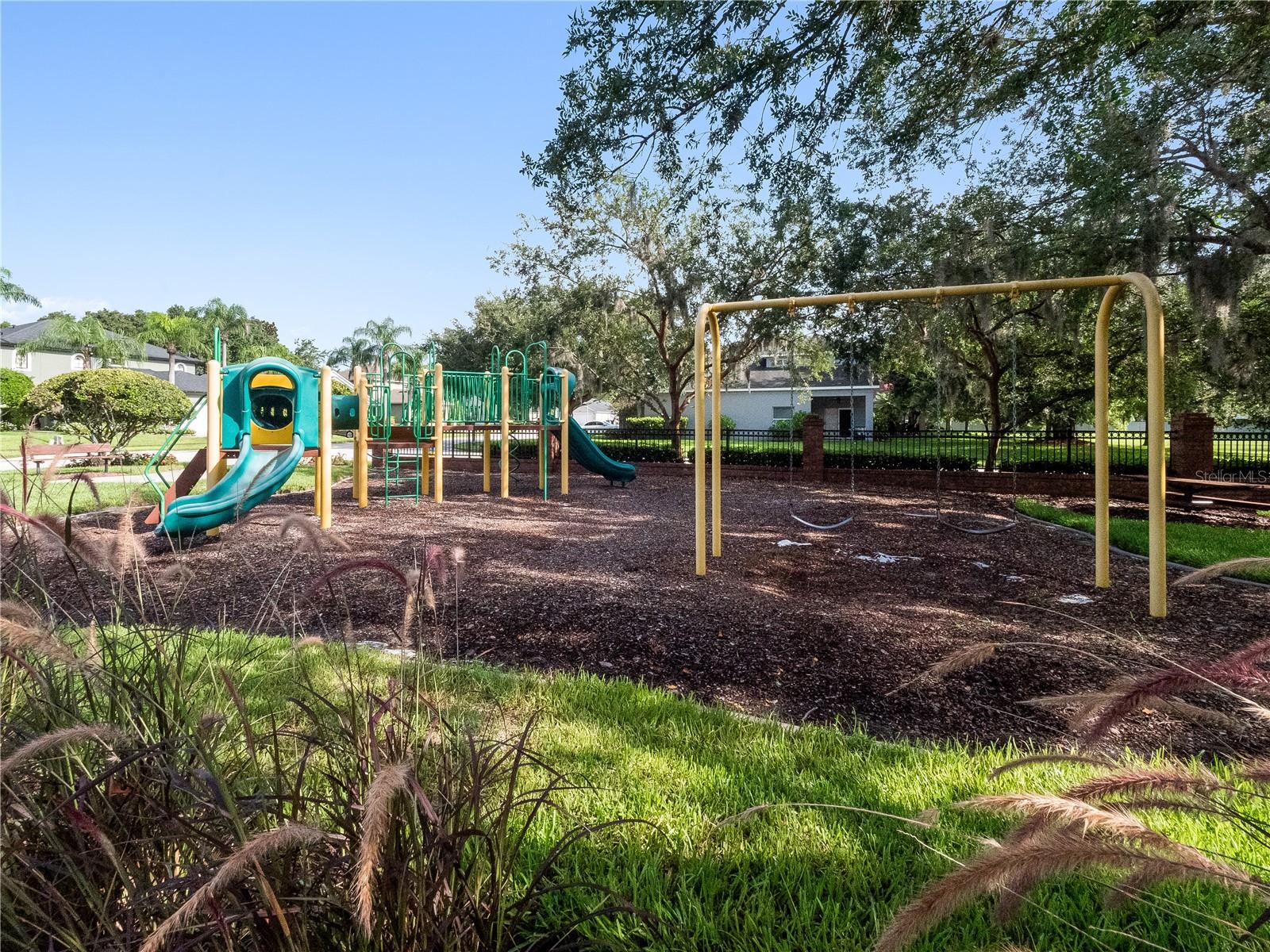 9469 SOUTHERN GARDEN CIR