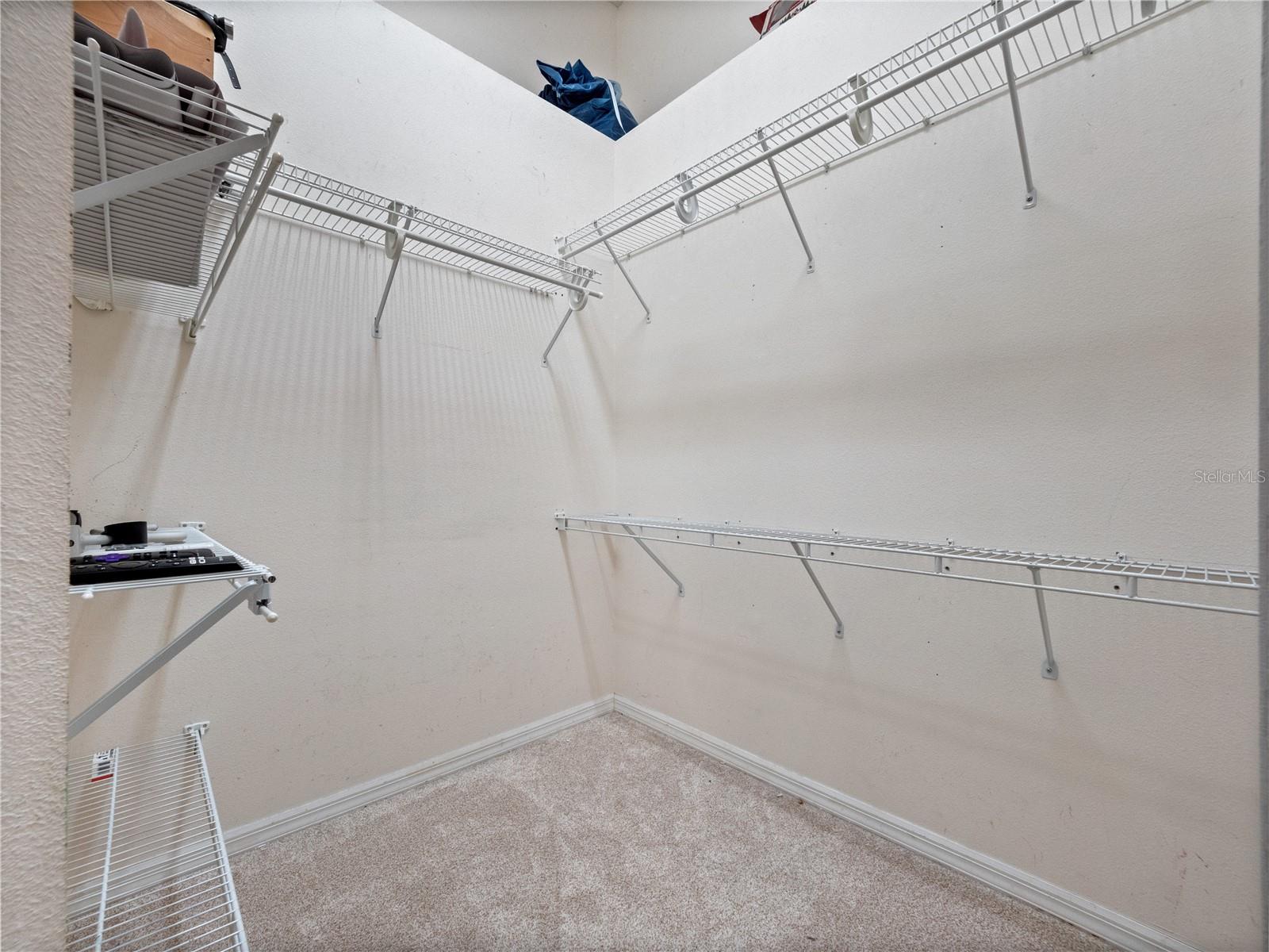 9469 SOUTHERN GARDEN CIR