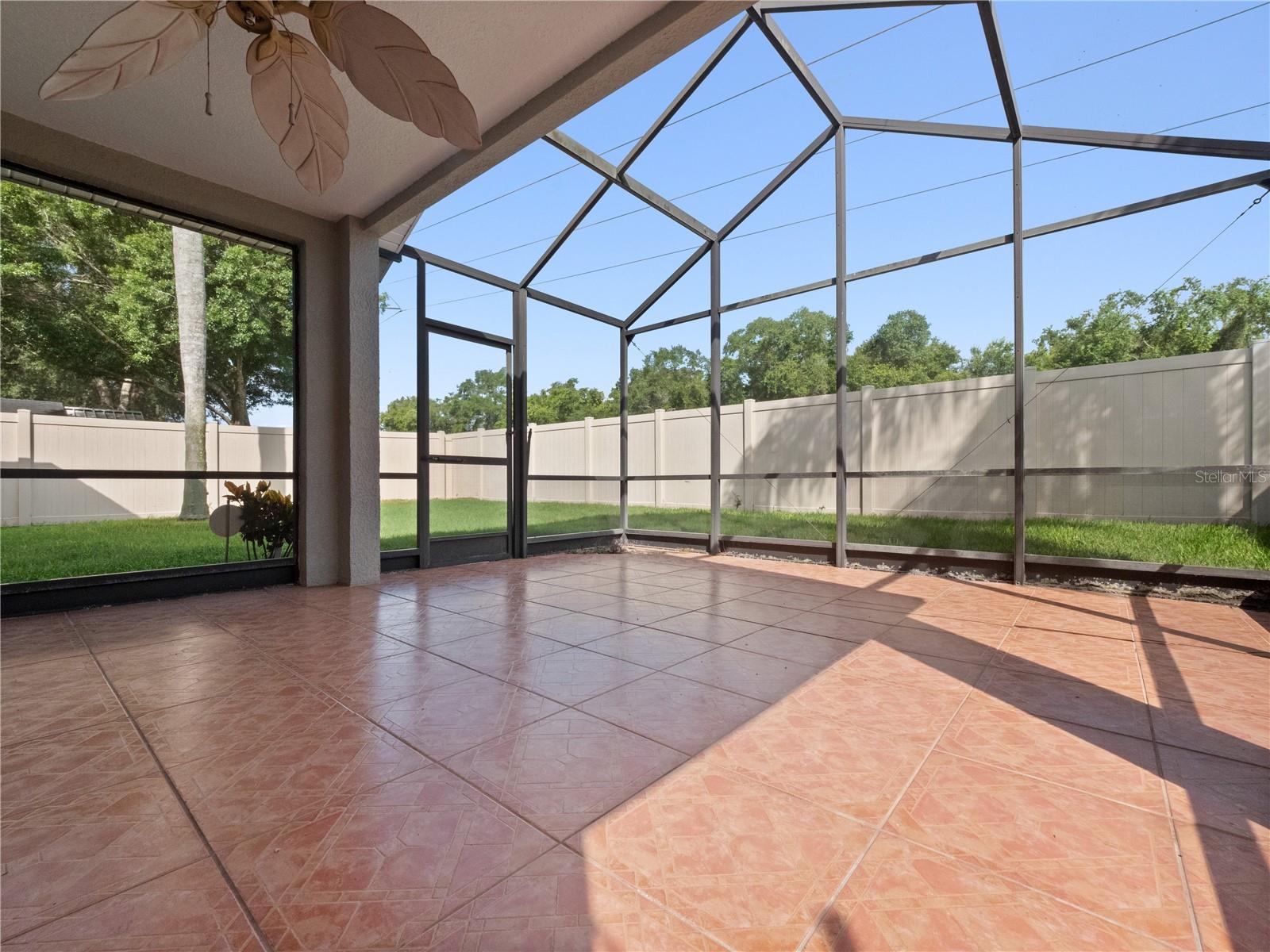 9469 SOUTHERN GARDEN CIR