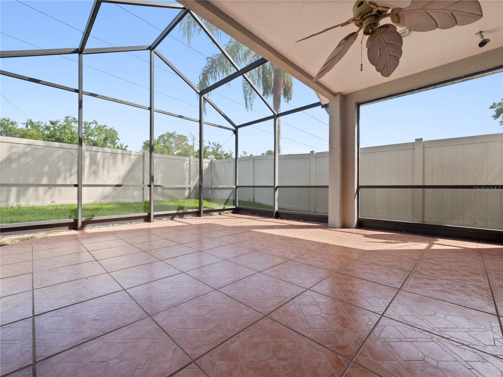 9469 SOUTHERN GARDEN CIR