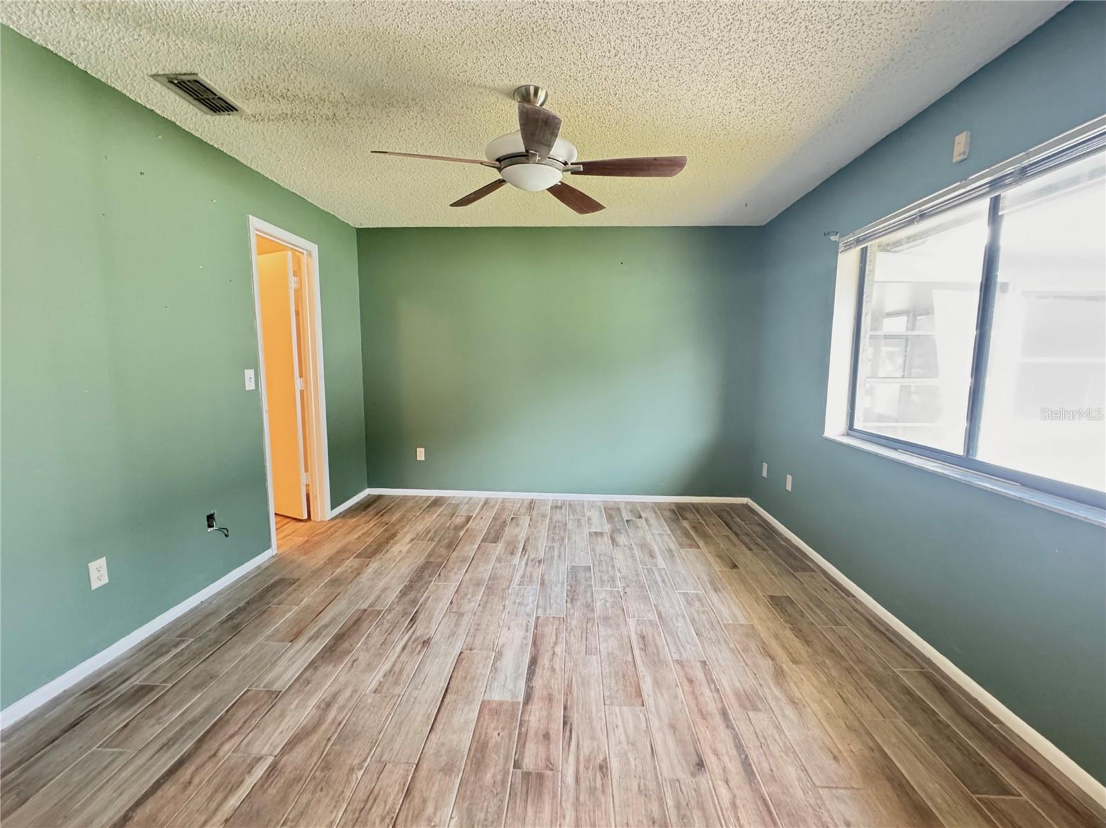 1045 SUGARBERRY TRL