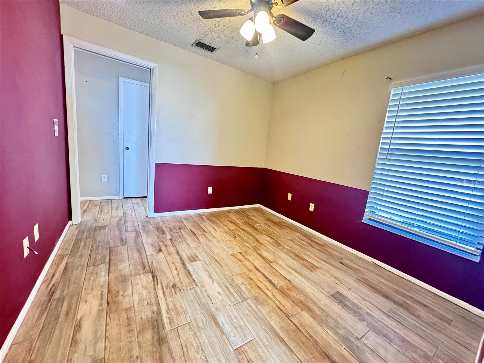 1045 SUGARBERRY TRL