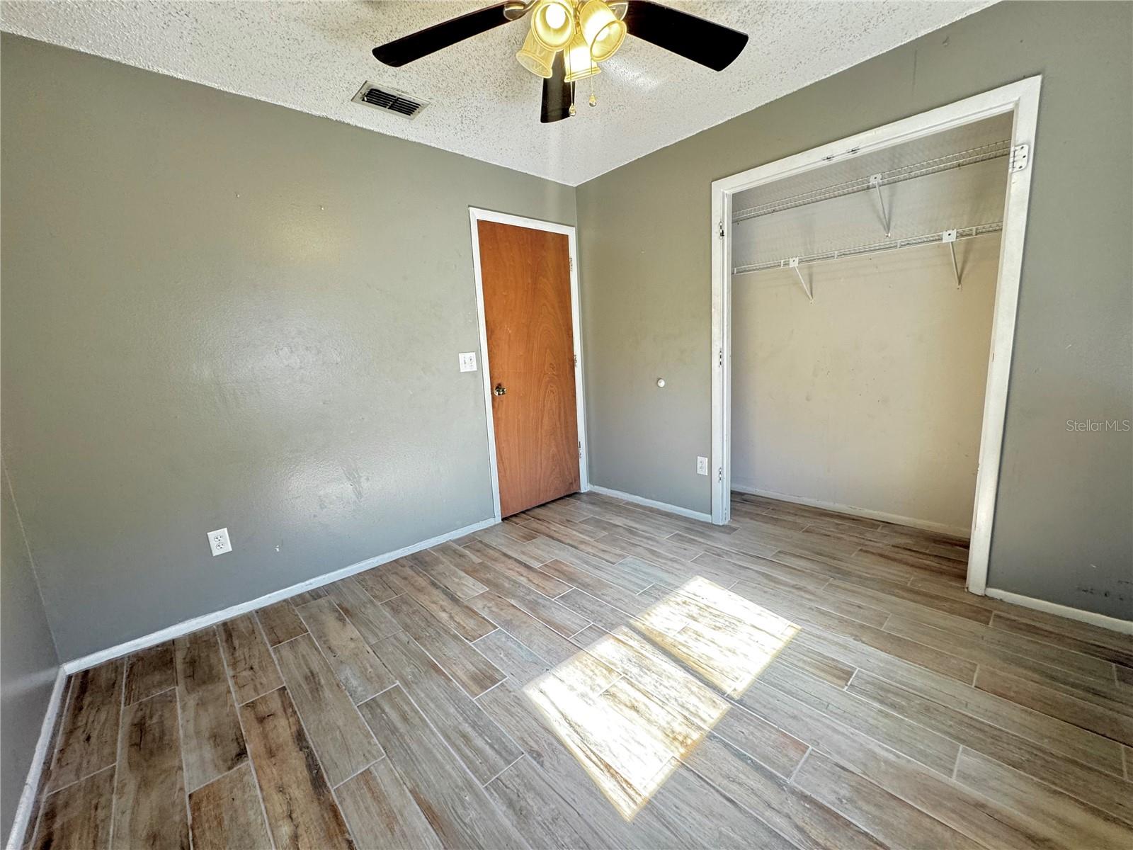 1045 SUGARBERRY TRL