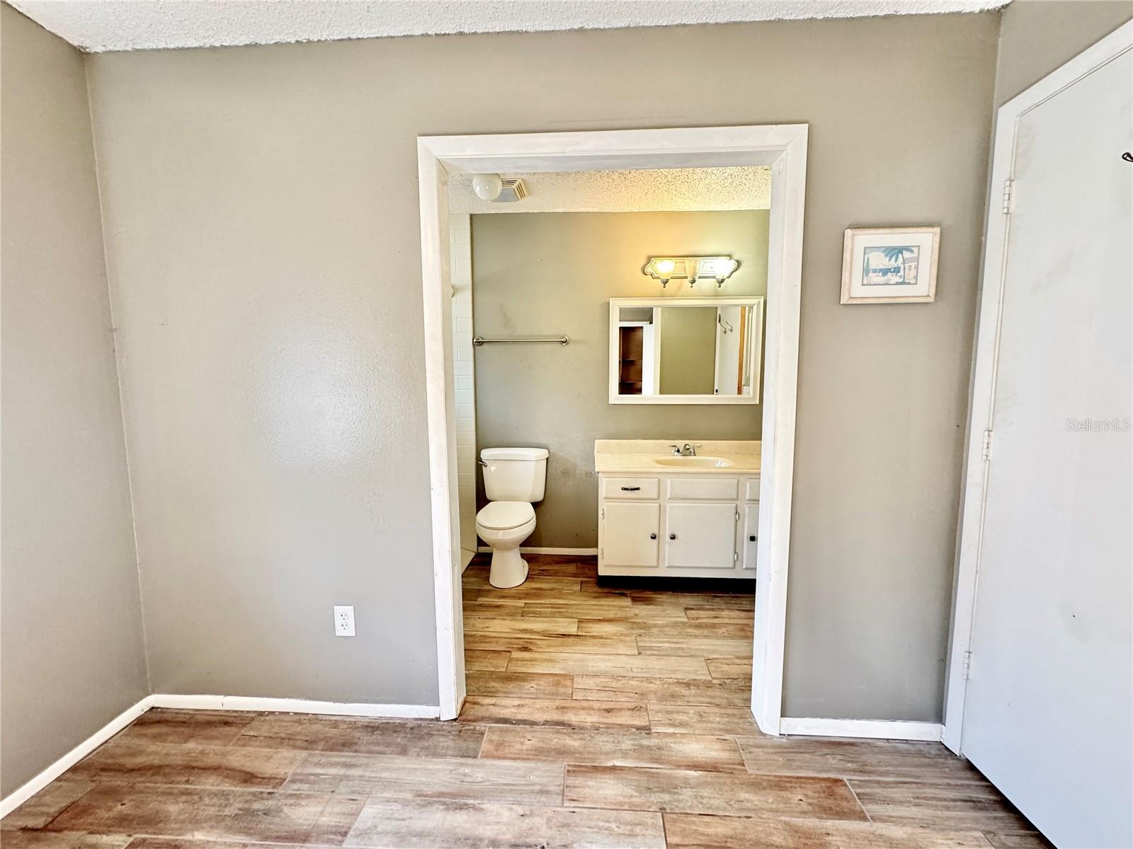 1045 SUGARBERRY TRL