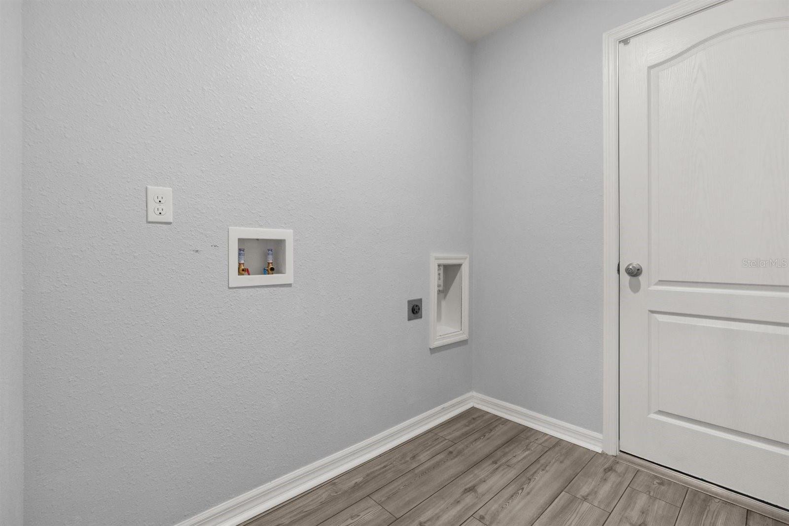 8 SLIPPER FLOWER PATH E