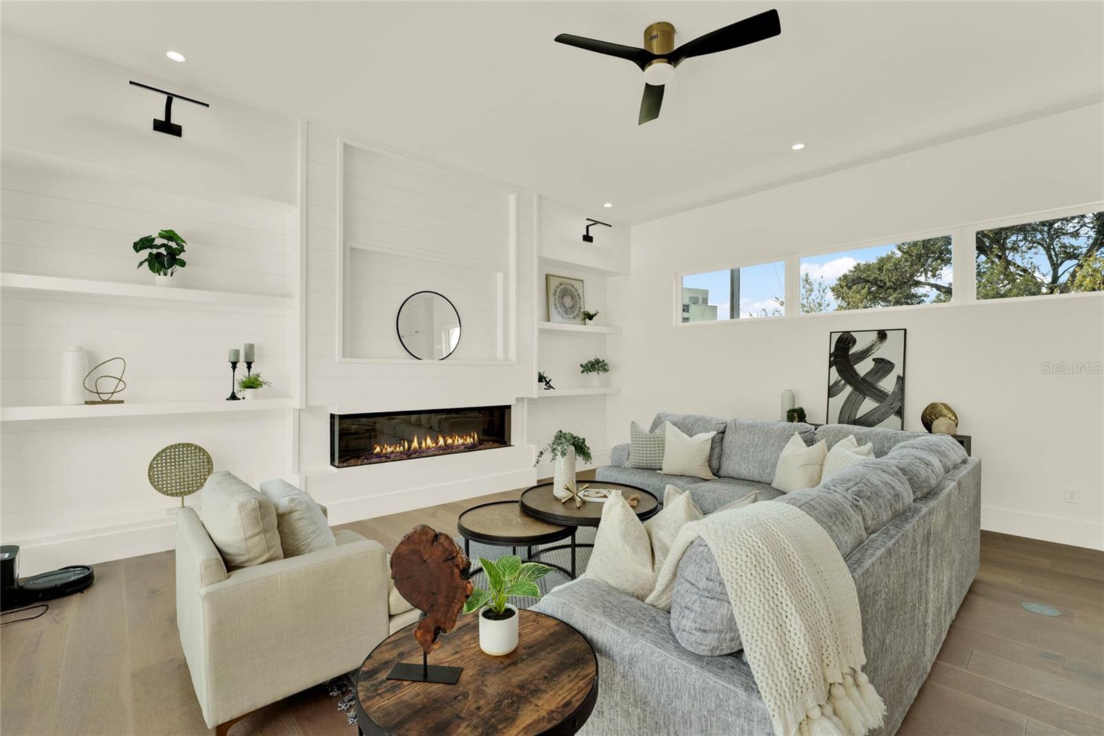 501 COUNTRY CLUB DR