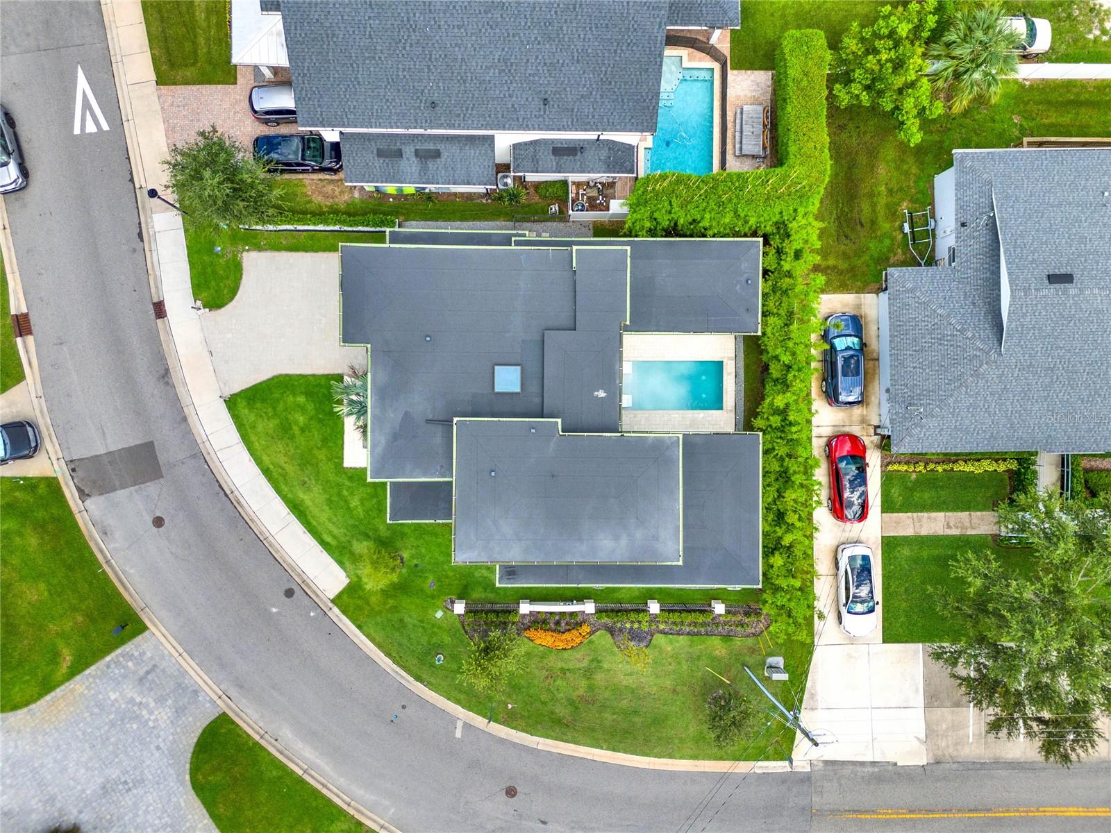 501 COUNTRY CLUB DR
