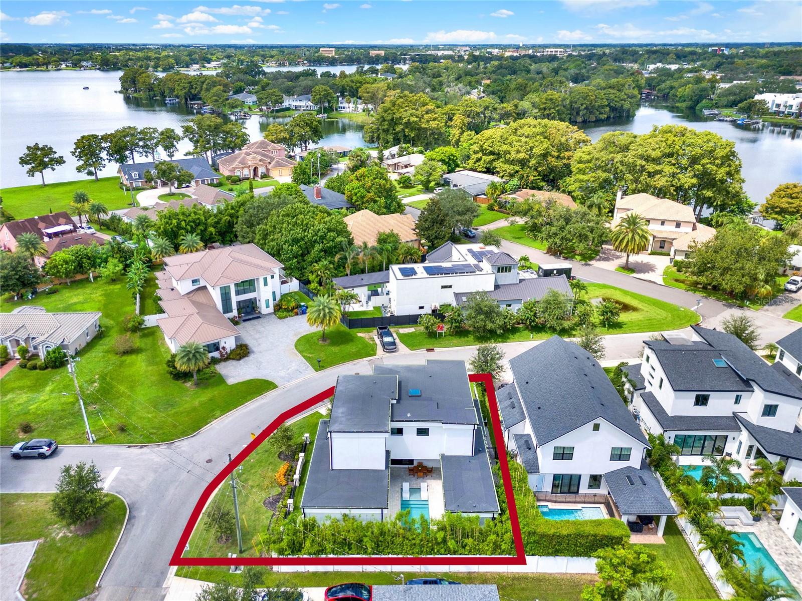 501 COUNTRY CLUB DR