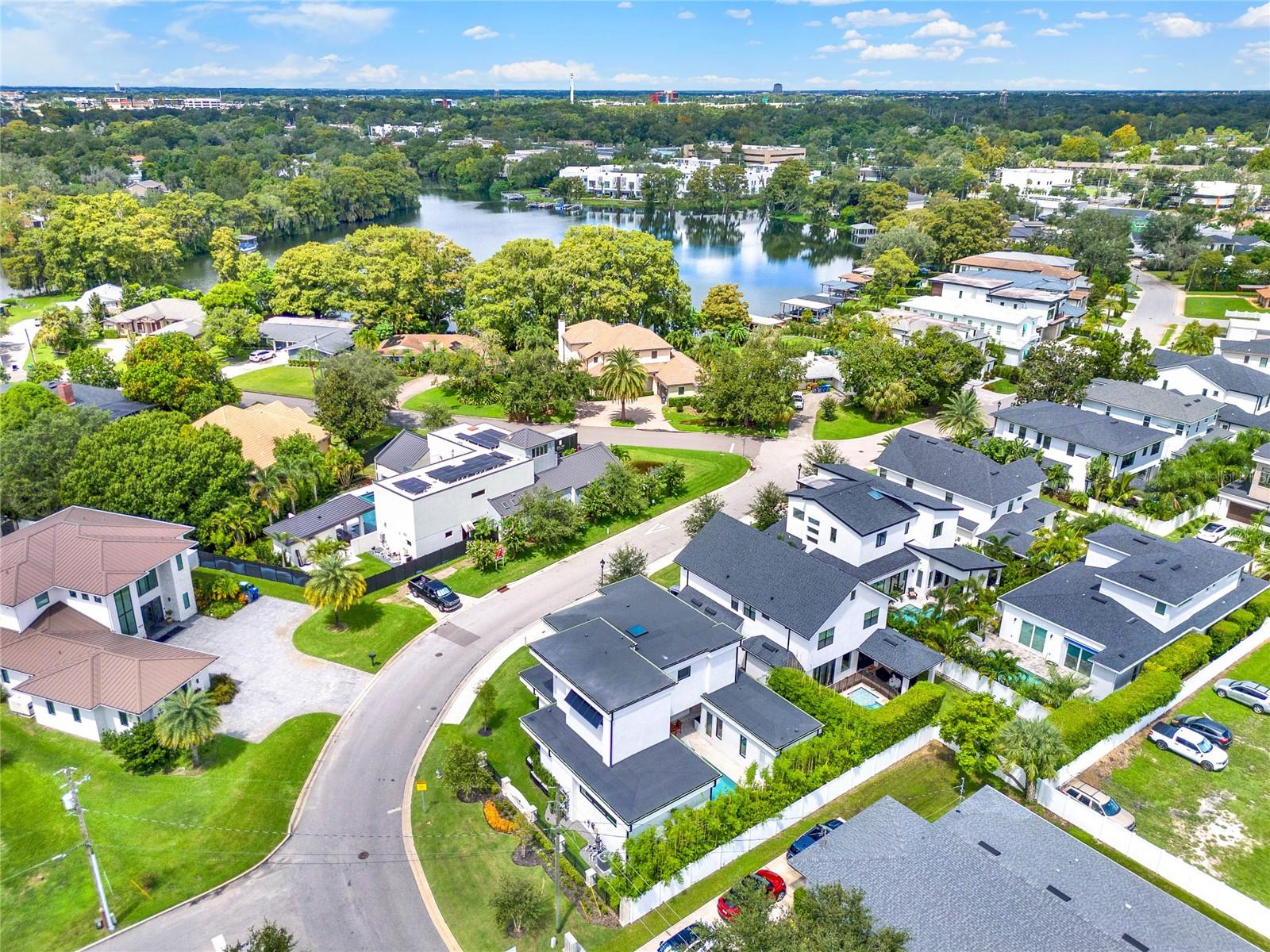 501 COUNTRY CLUB DR
