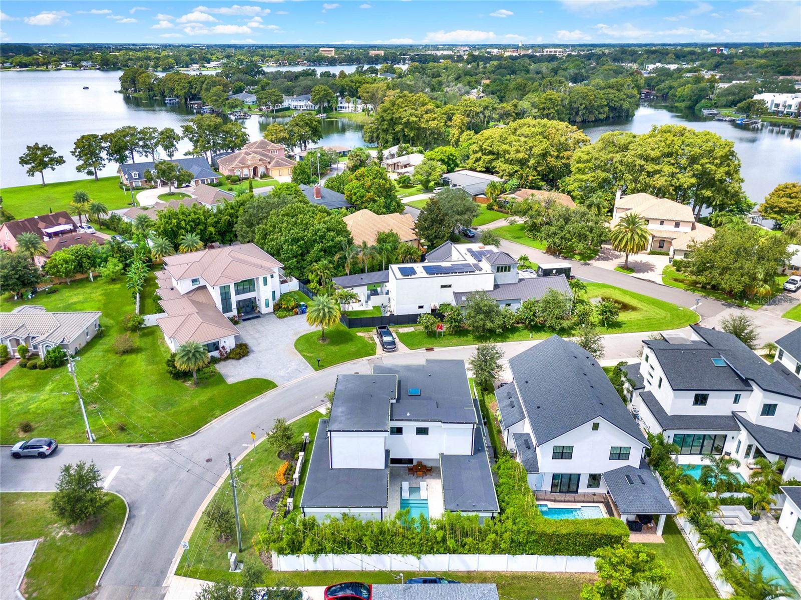 501 COUNTRY CLUB DR