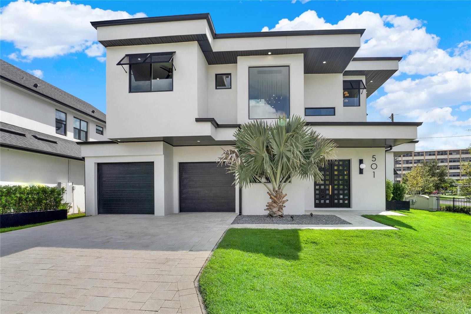 501 COUNTRY CLUB DR