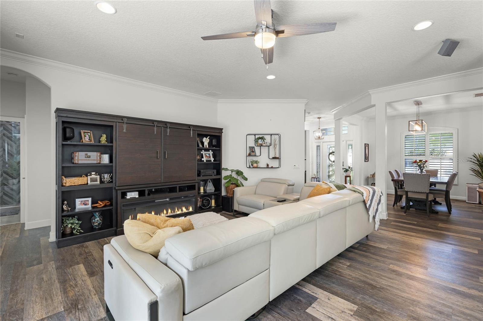 619 RICHARD L MARK DR